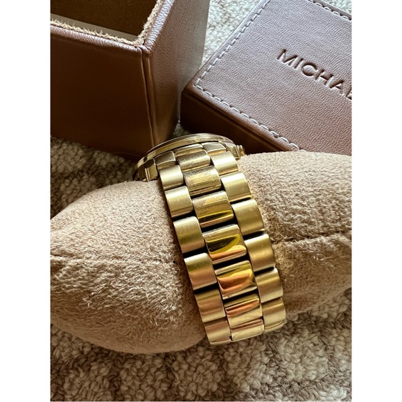 Michael Kors Gold Watch with Diamond Face - Picture 5 of 6